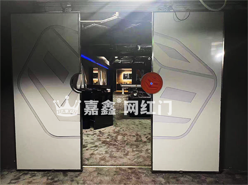 音乐餐吧网红门 科技造型幻彩门.png